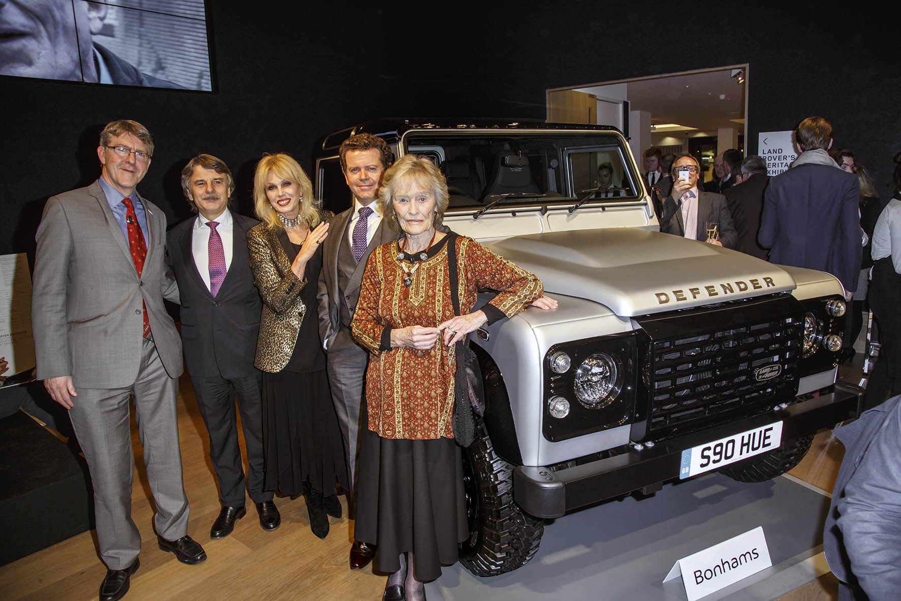 Land Rover Defender geveild voor half miljoen