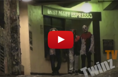 horrorclowns krijgen klappen