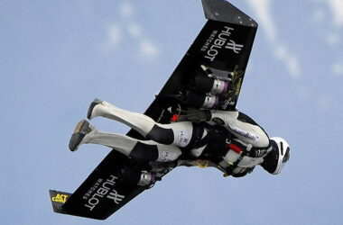 yves rossi de jetman boven dubai