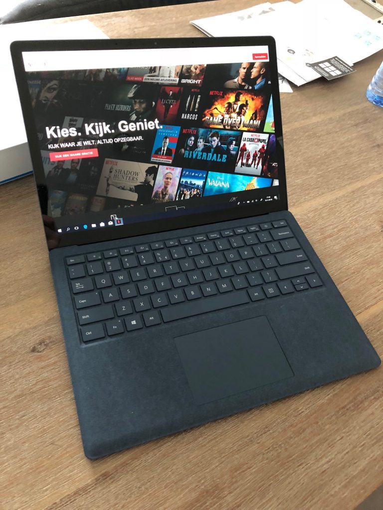 netflix app microsoft surface laptop